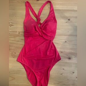 L.L. Bean Pink-Red women’s one piece swimsuit bathing suit size 14 vacation pool